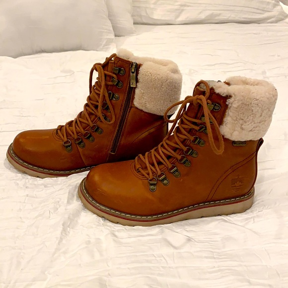 Royal Canadian Shoes - Royal Canadian-Waterproof Size 8-like New!